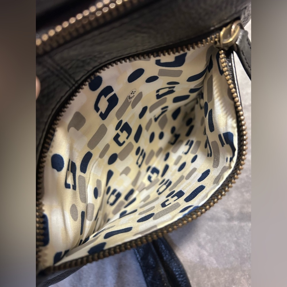 Latico Leather Co. Pebbled Leather Crossbody Messenger Bag - Picture 13 of 13